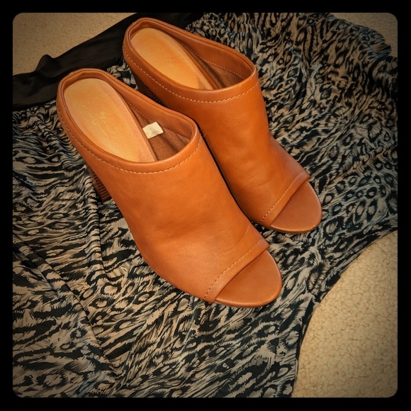 Mossimo Supply Co. Shoes - *Host Pick!* Mossimo vegan leather tan mules